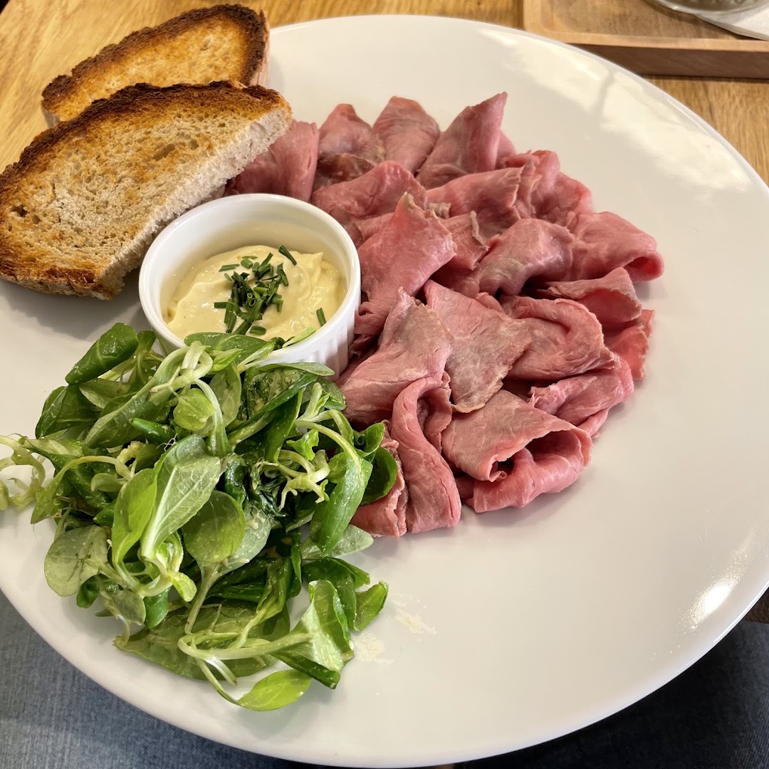 Bistro Café Friends: appetizing and clear food photo