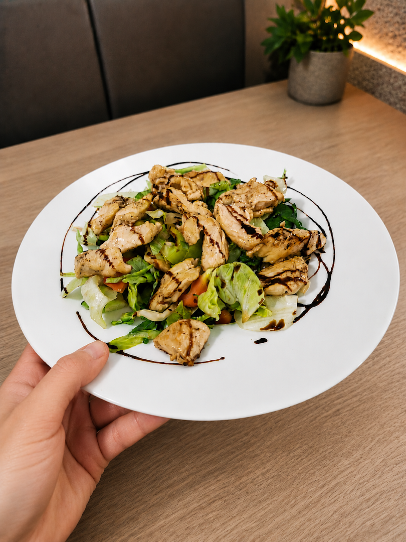 MiMo café bar & bistro: appetizing food photo