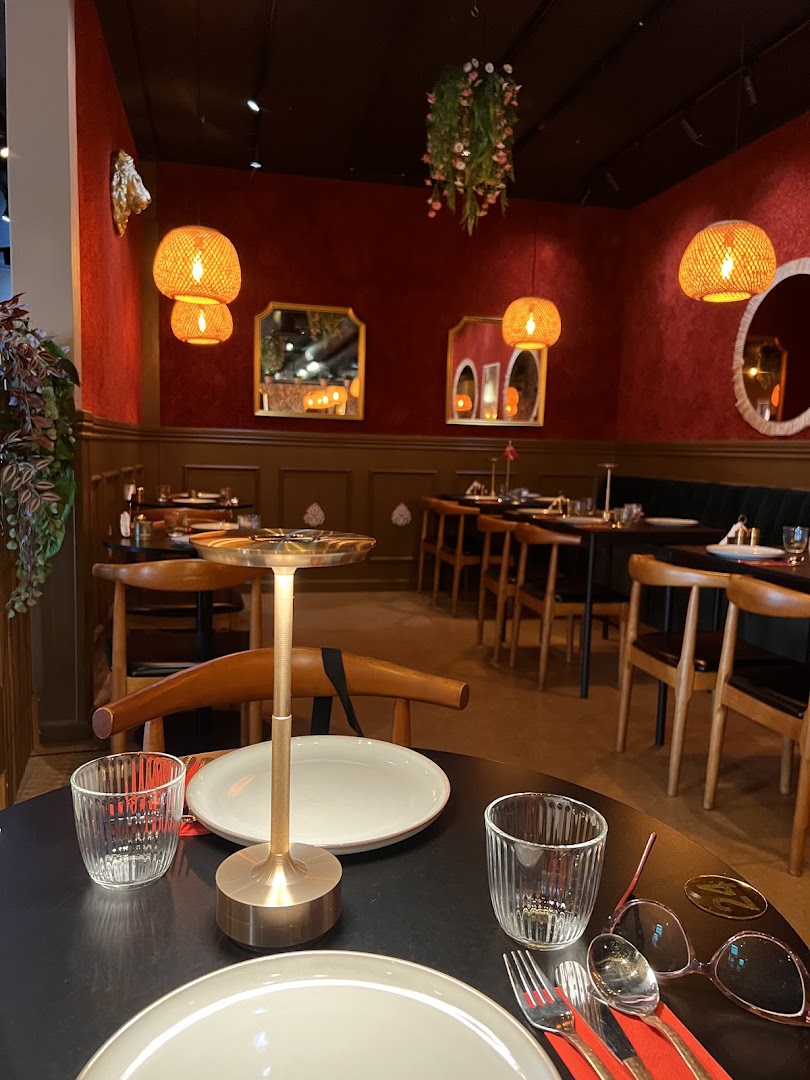 Jalsa: inviting restaurant interior atmosphere
