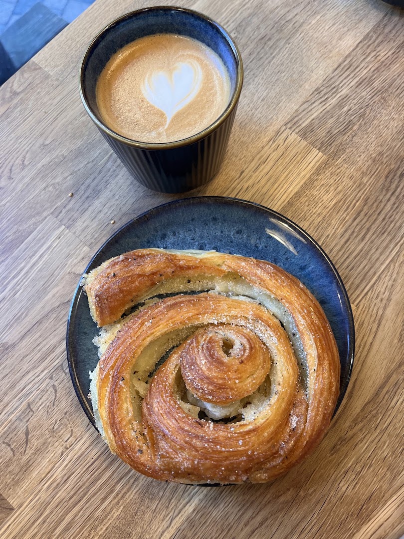 The Daily Brew: appetizing photo of coffee and pastry