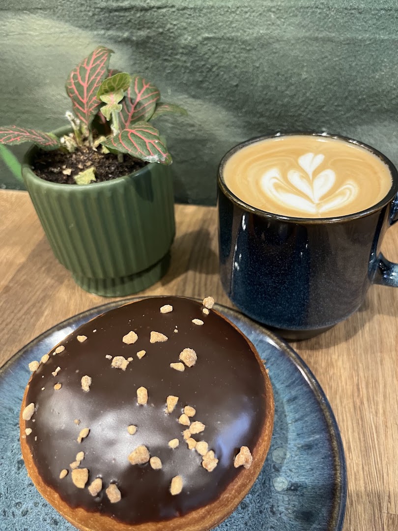 The Daily Brew: appetizing photo of coffee and pastry