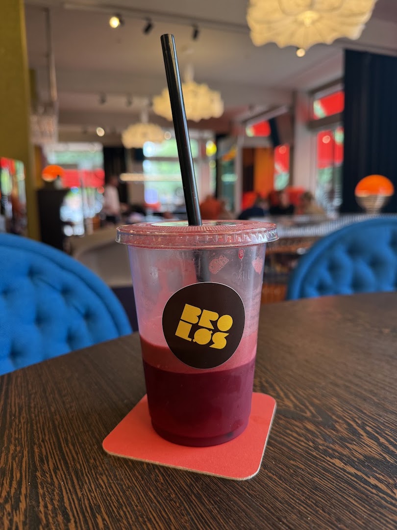 Café Broløs: appealing photo of restaurant drink