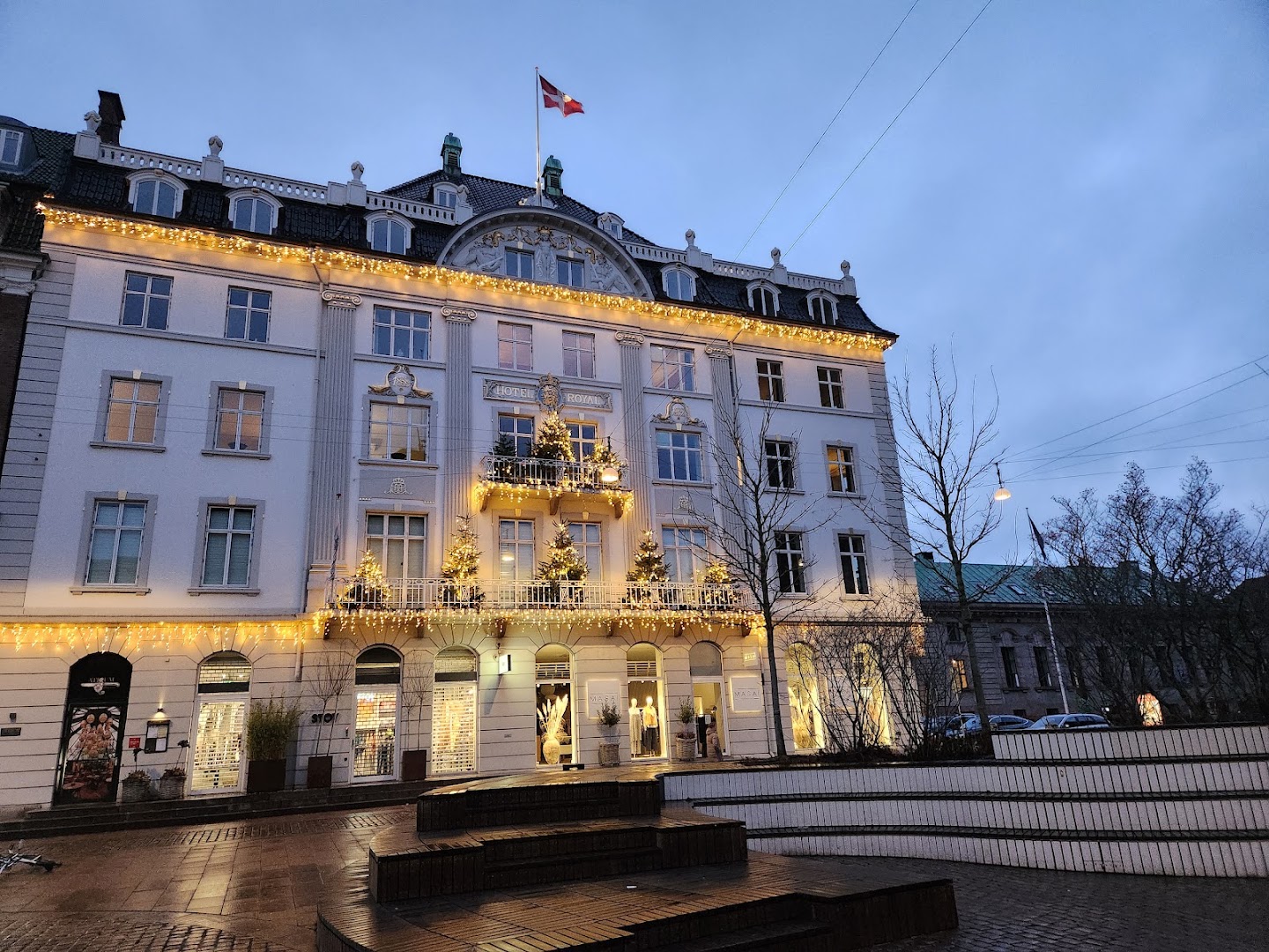 Hotel Royal: beautiful exterior shot of hotel