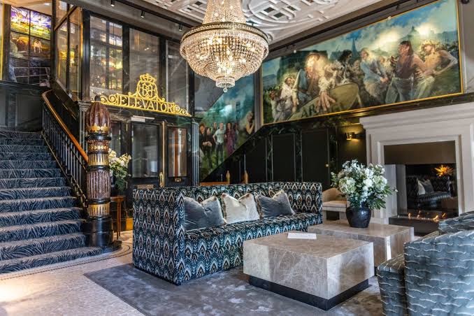 Hotel Royal: high quality hotel lobby interior