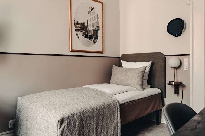 Hotel Royal: professional photo of hotel room