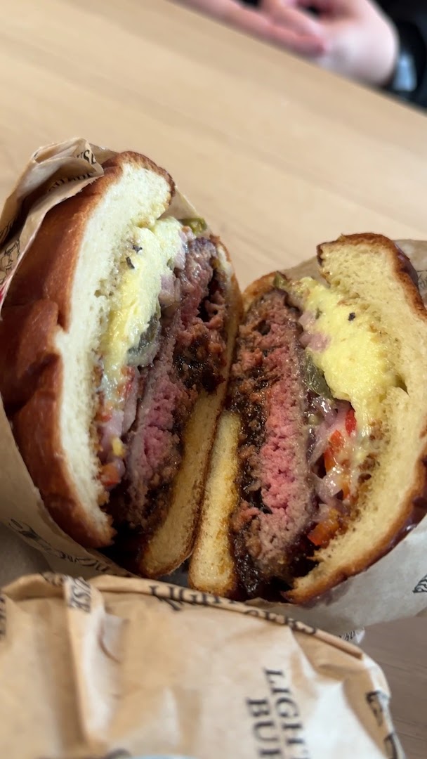 Lighthouse Burgers: appetizing, high-quality food photo