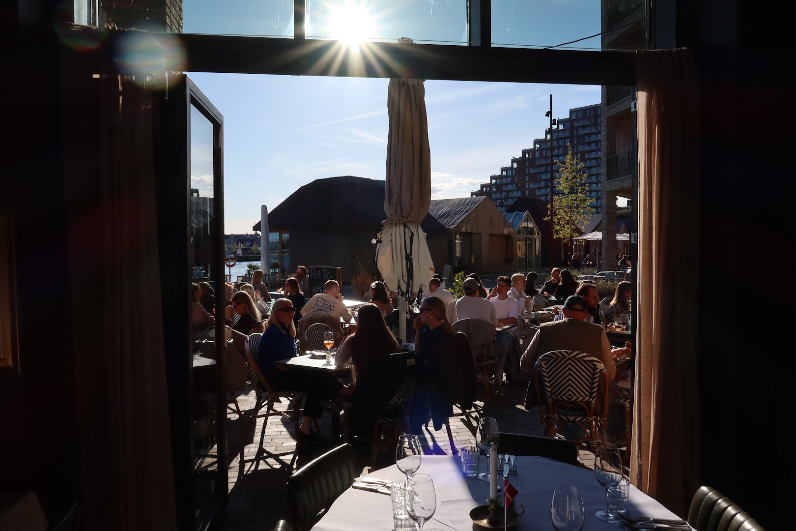 Petit Prix: inviting atmosphere and nice lighting