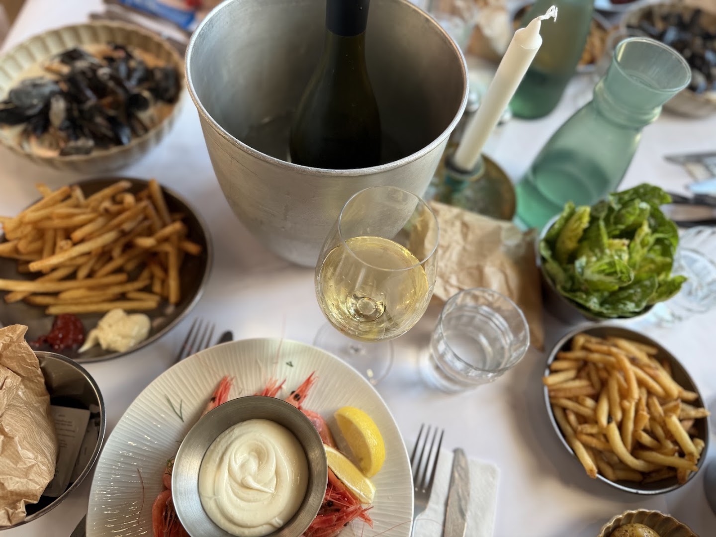 Petit Prix: appetizing food and drink presentation