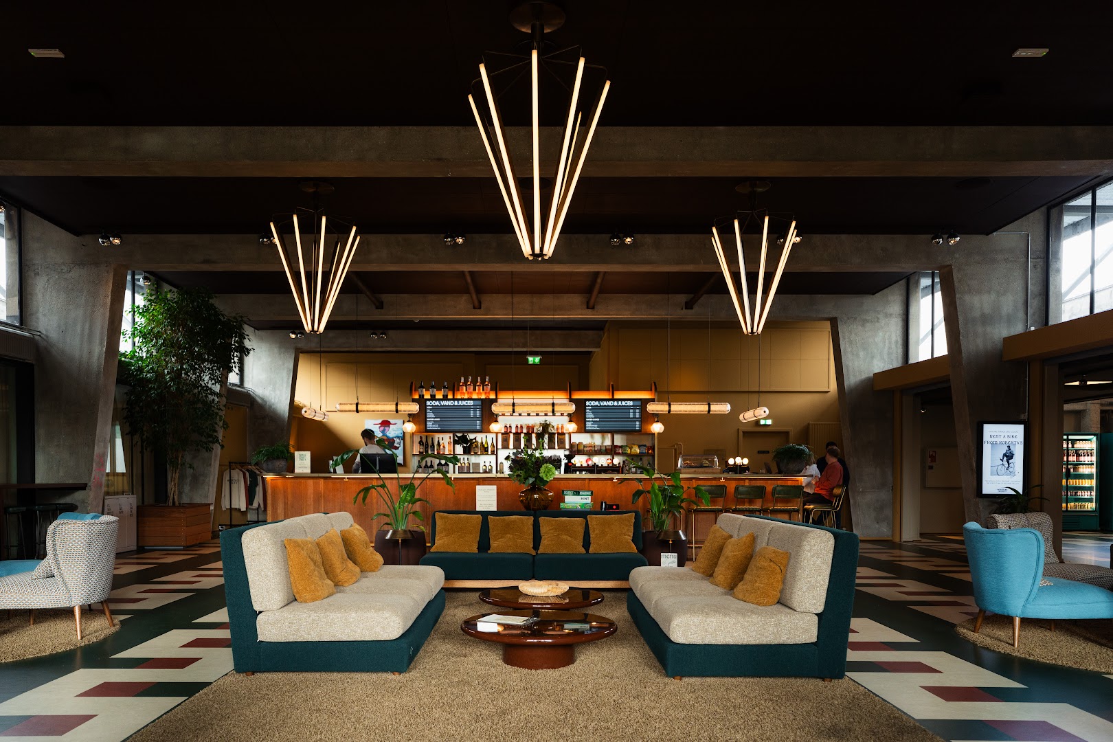 Roberta's Society: professional shot of hotel lobby