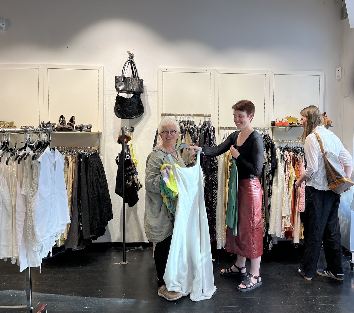 UNIQ Guldsmedgade: shop interior and products
