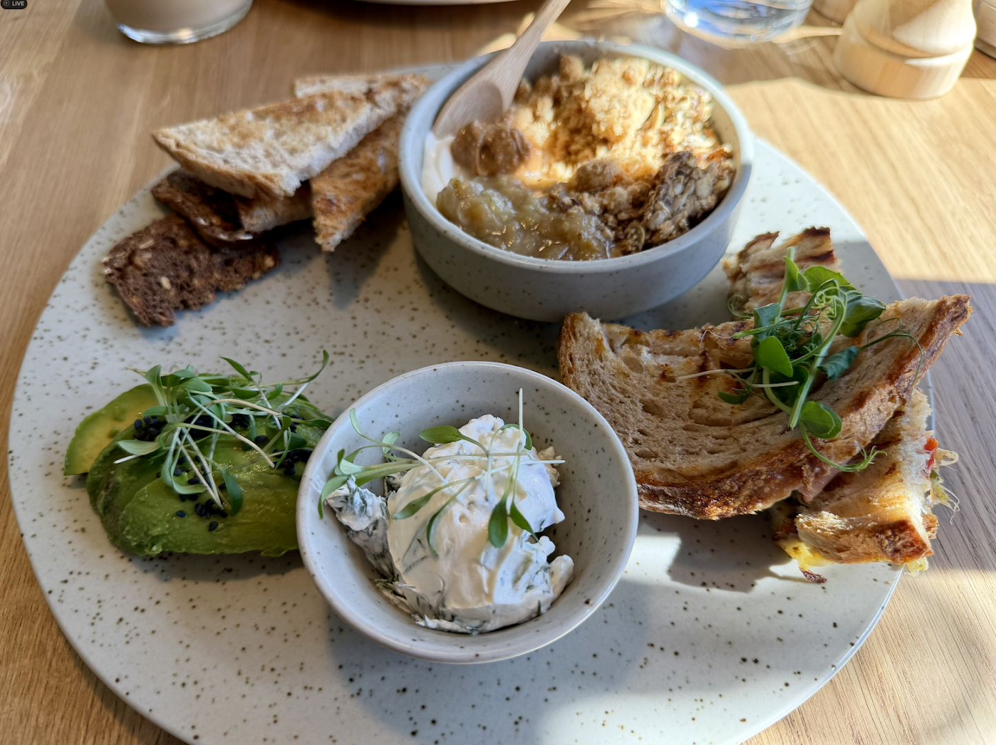 Woodys: appetizing, high-quality food photography