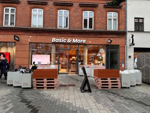 Basic & More: clear storefront photo of shop