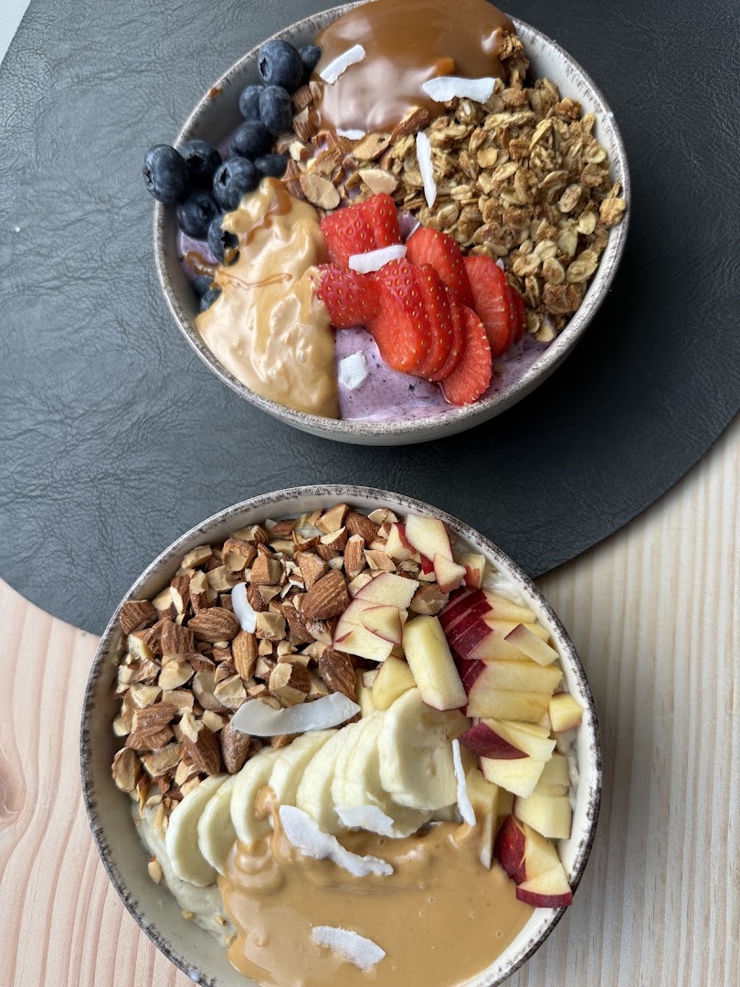 D. Blends and Bites: appetizing, high-quality food photography