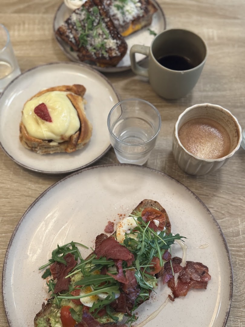 D. Blends and Bites: appetizing and high quality food photo