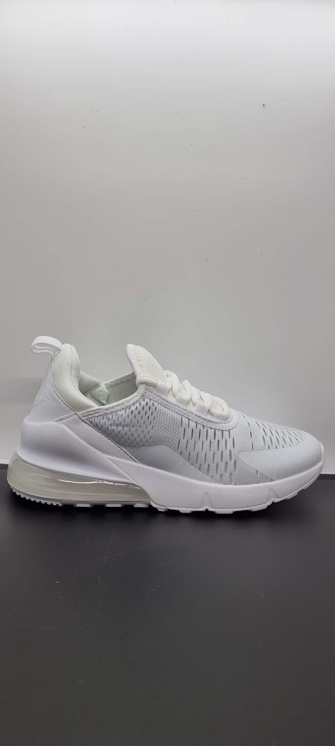 Topsko: clear product photo of shoe