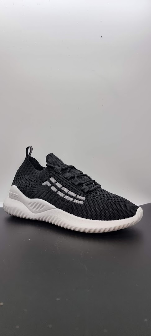 Topsko: clear product photo of shoe