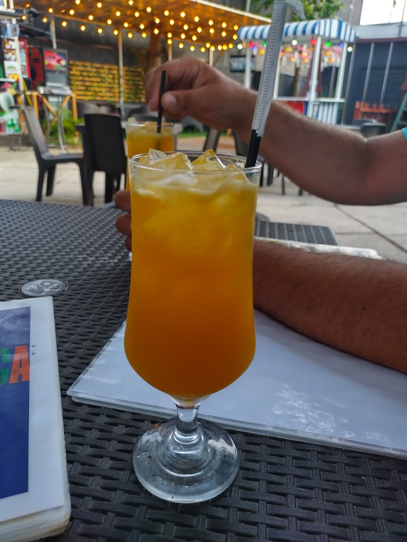 Boca Chica Food Truck: appetizing drink at the venue