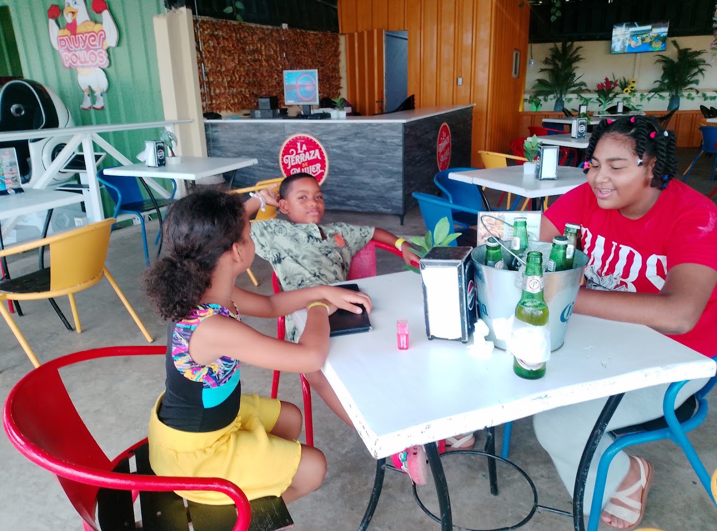 Pluyer Parque: customers enjoying the venue