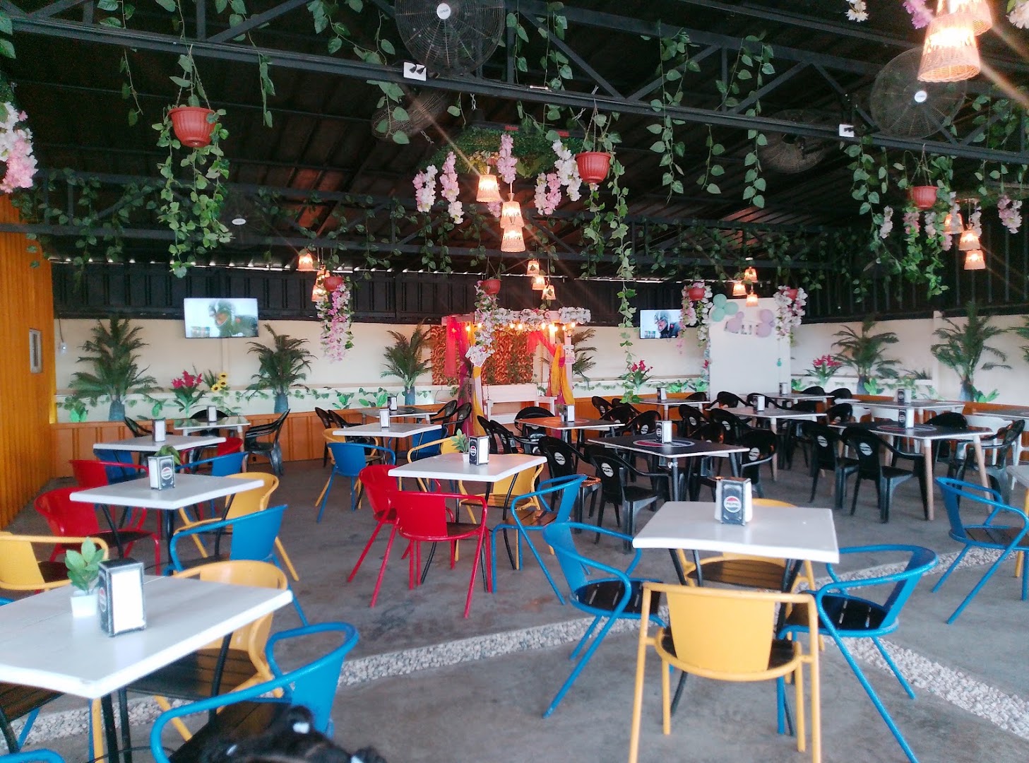 Pluyer Parque: clear photo of restaurant interior