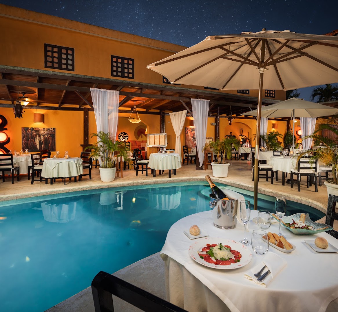 Bliss Restaurant: beautiful professional restaurant atmosphere shot