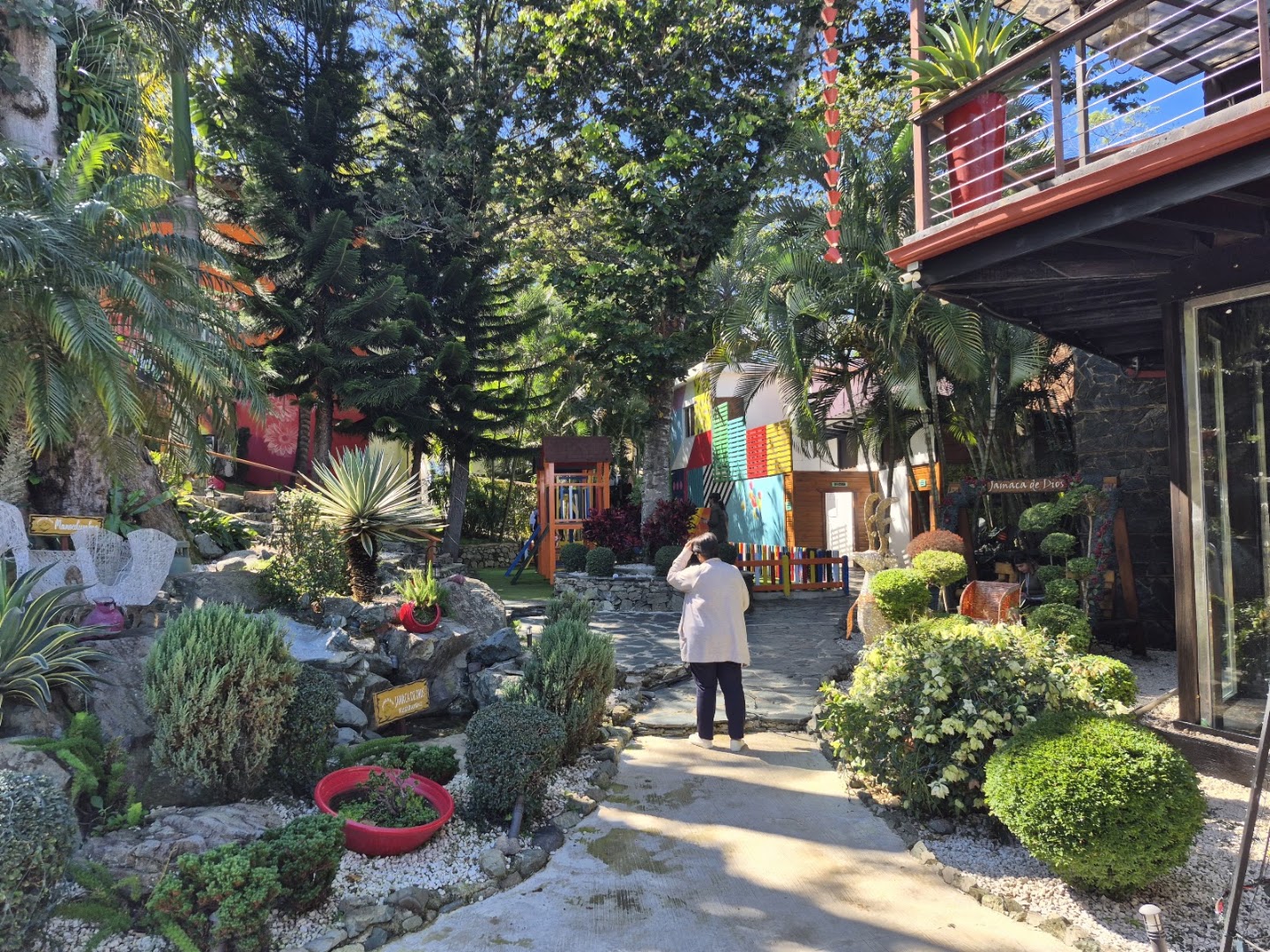 Jamaca de Dios: attractive restaurant outdoor area