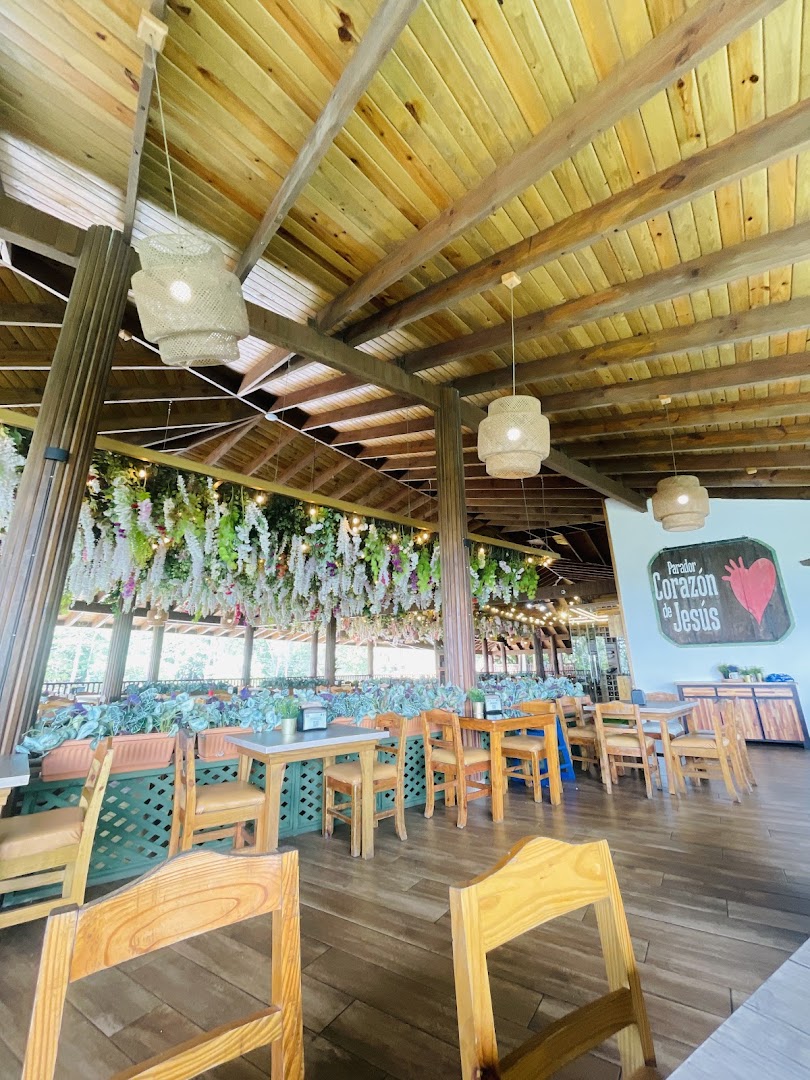 Parador Corazón de Jesús: attractive, clear restaurant interior shot