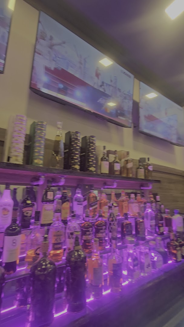 365 Sports Bar: clear shot of bar atmosphere