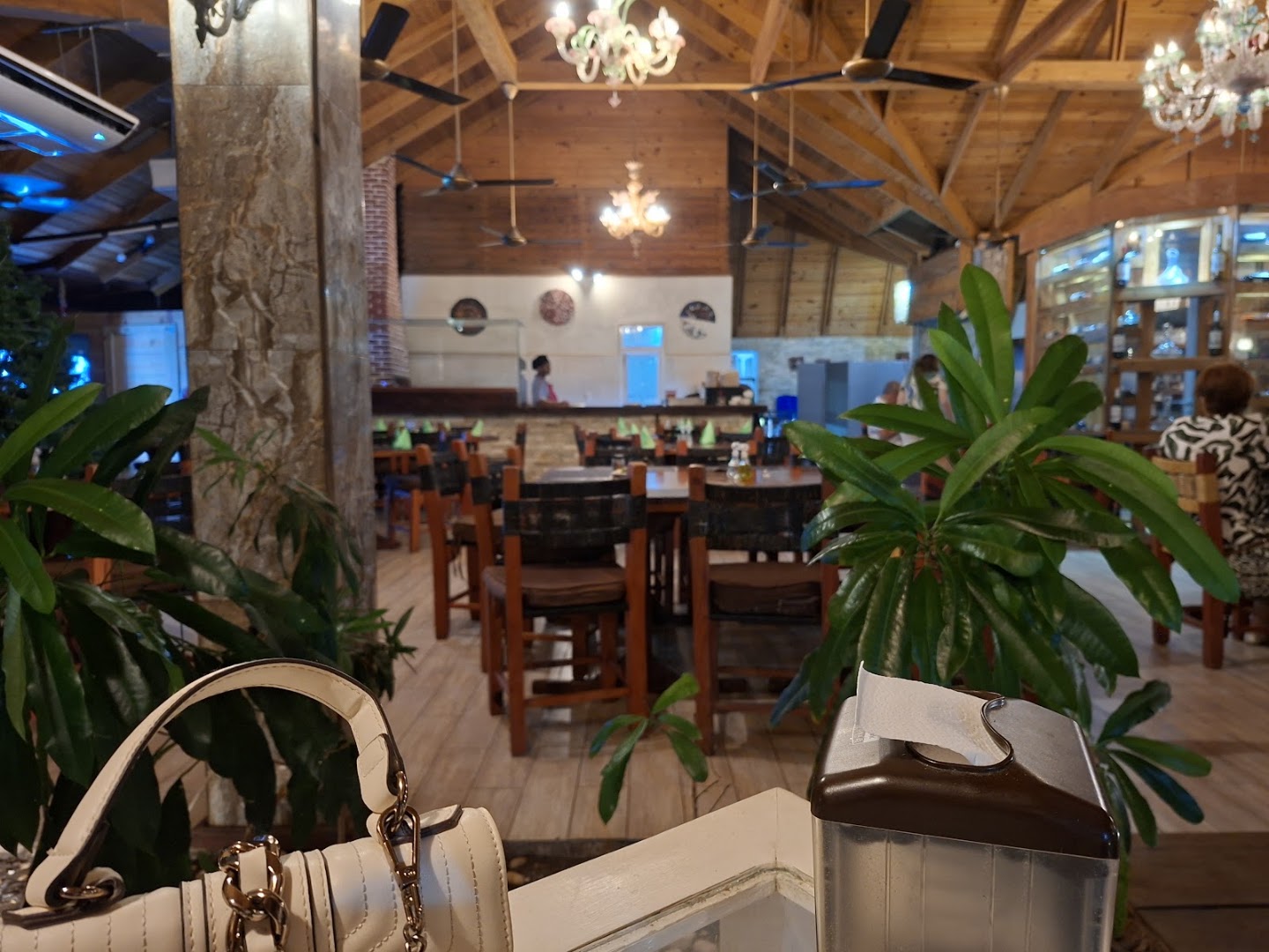 El Concón: clear shot of restaurant interior