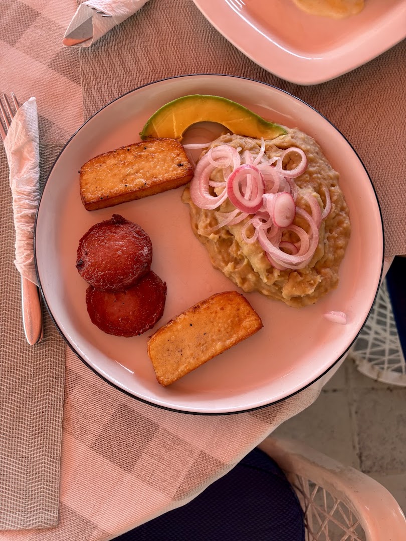 Giulia's Cafe Sport Bar & Restaurant: appetizing, clear photo of food