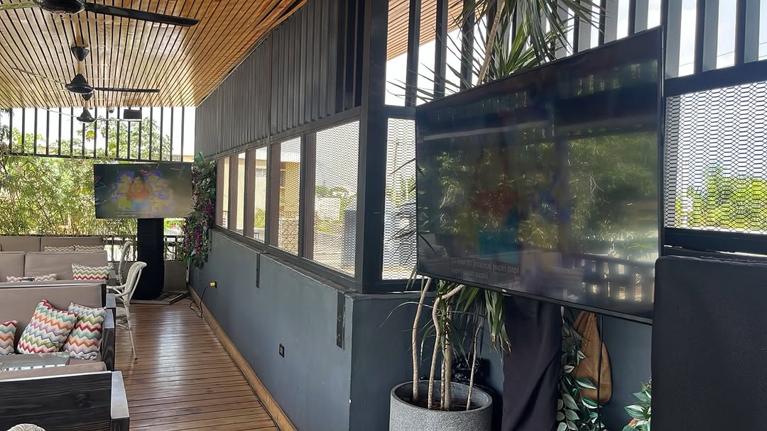 Bottle Shop & Onno's Taqueria: venue's pleasant atmosphere