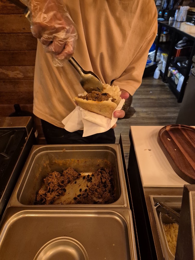Parchita Juice Bar: food preparation process clearly