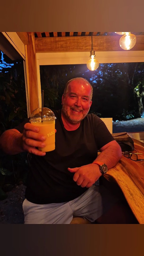 Parchita Juice Bar: customer enjoying drink at venue