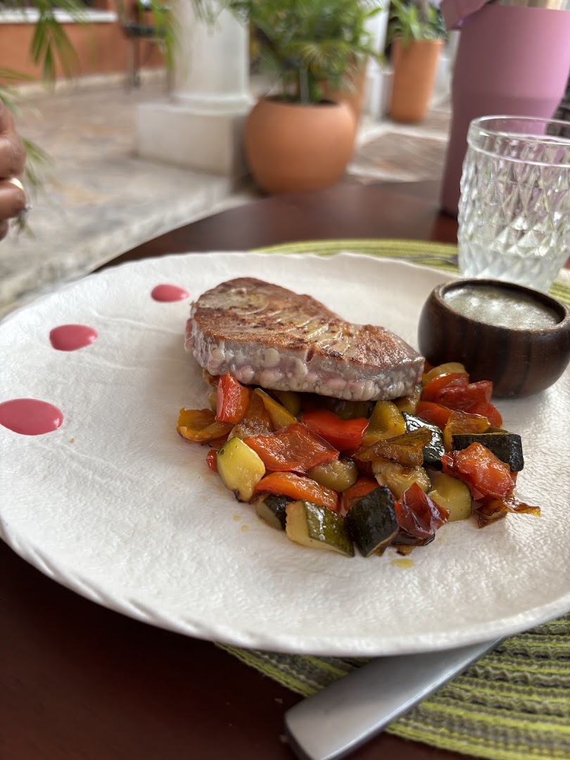 Sol y Sombra: appetizing, high-quality food photography