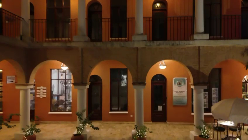 Sol y Sombra: attractive and clear venue atmosphere
