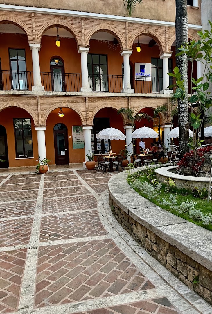 Sol y Sombra: attractive terrace and venue atmosphere