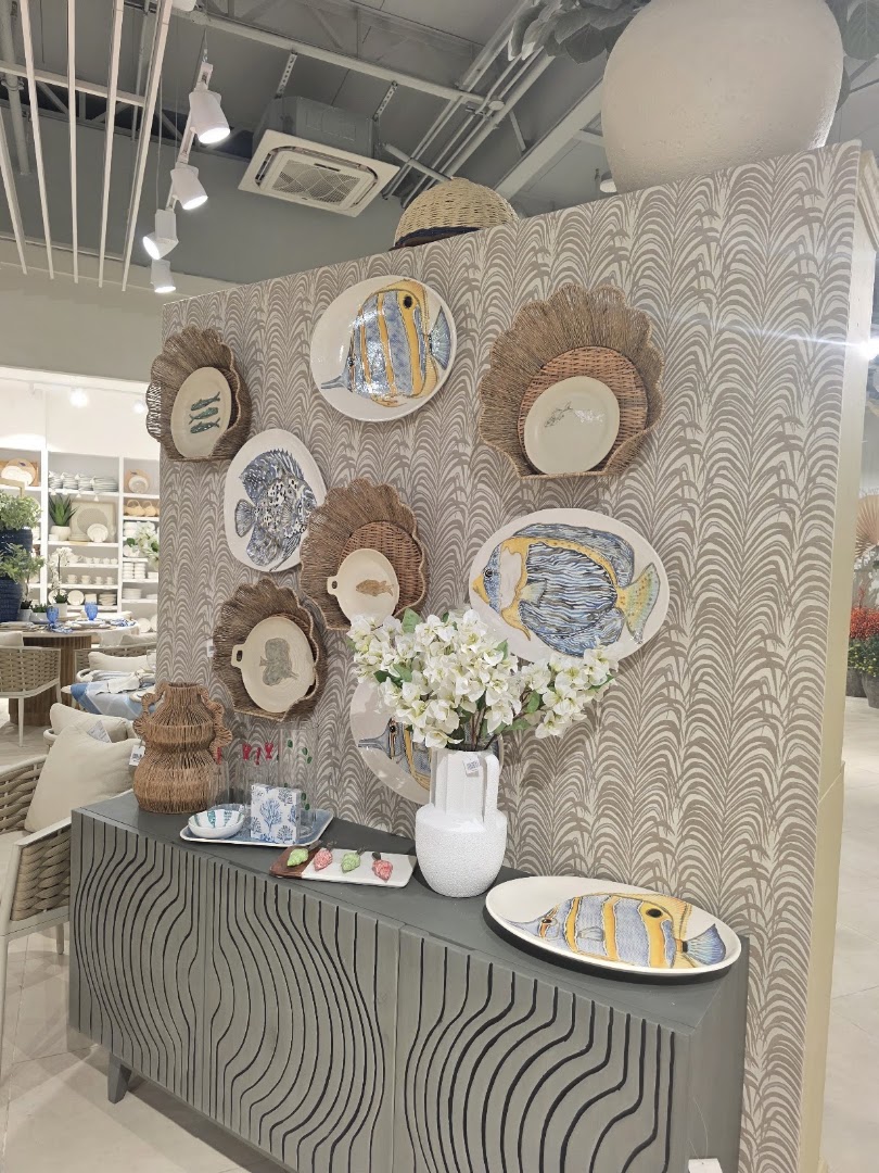 Casa Cuesta: attractive shop product display