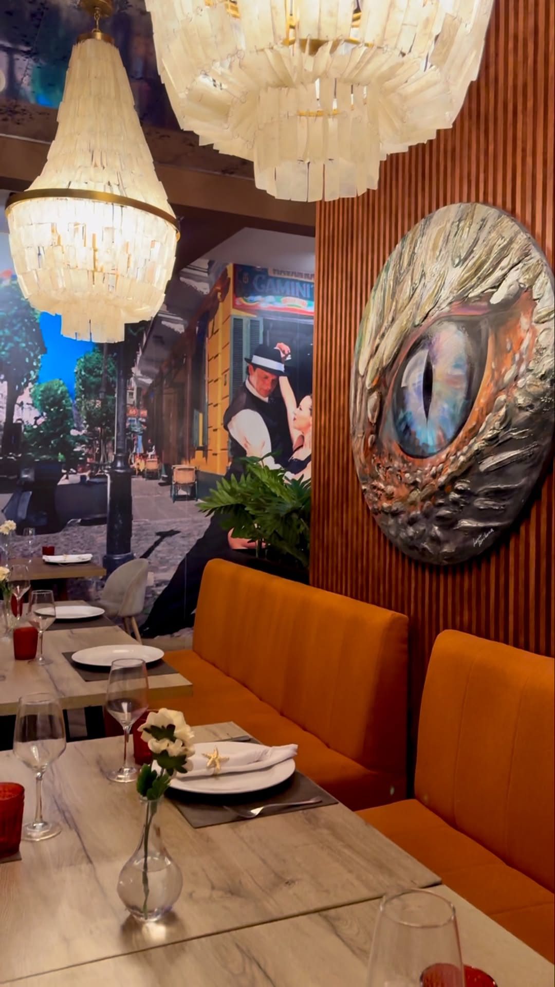 Drago Grill Cap Cana: attractive interior and restaurant atmosphere