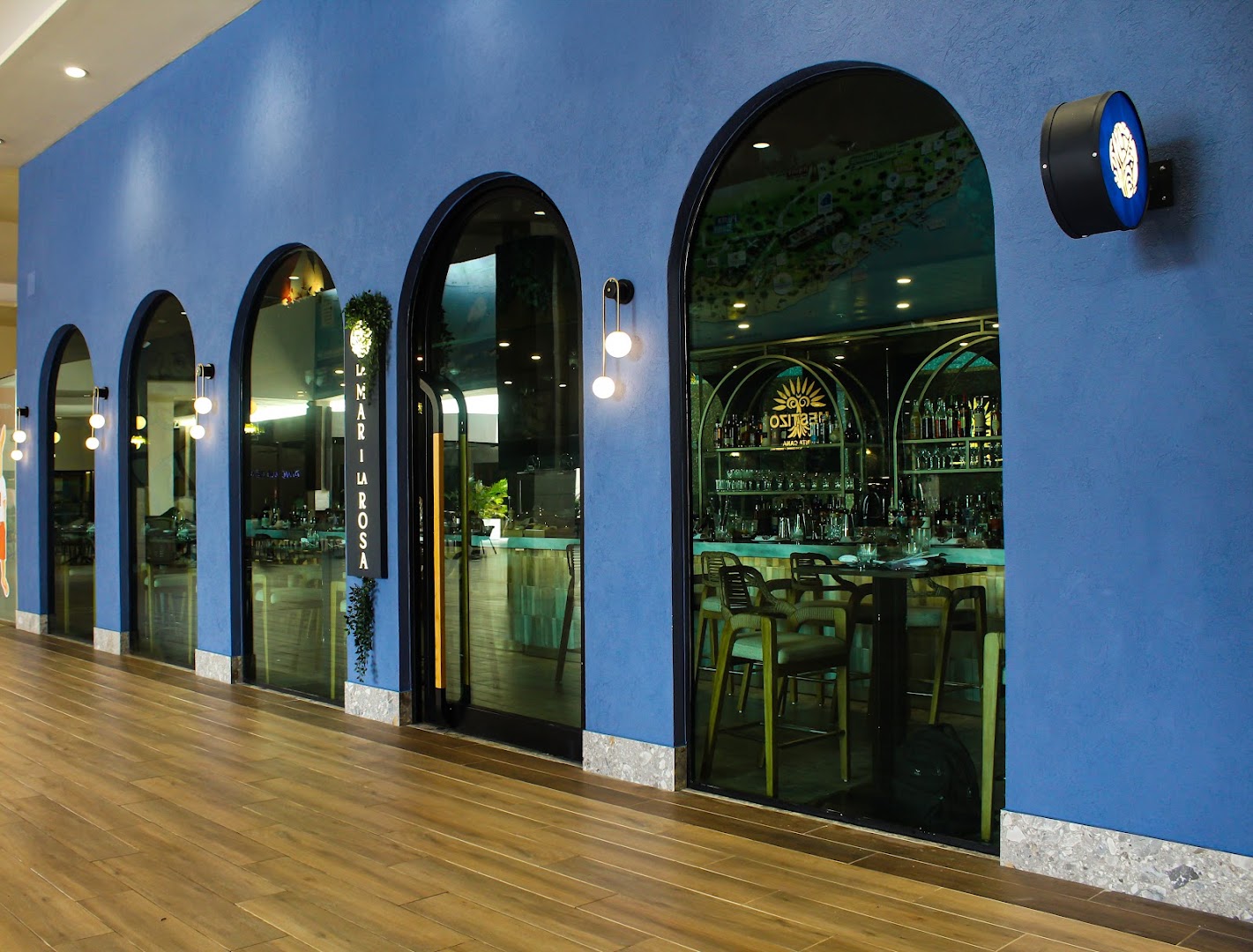 La Mar i La Rosa: attractive, professional exterior restaurant shot
