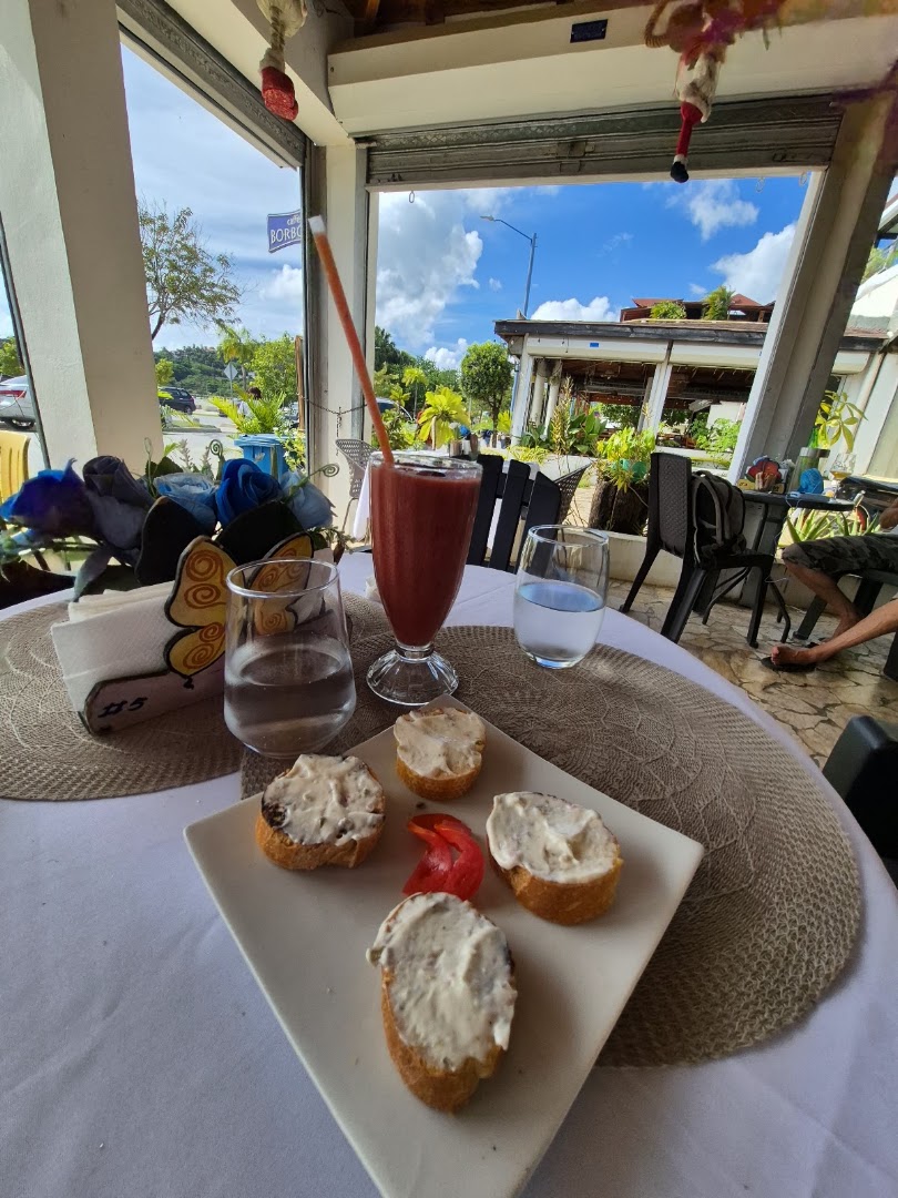 Cafe Italia: appealing breakfast setting and food