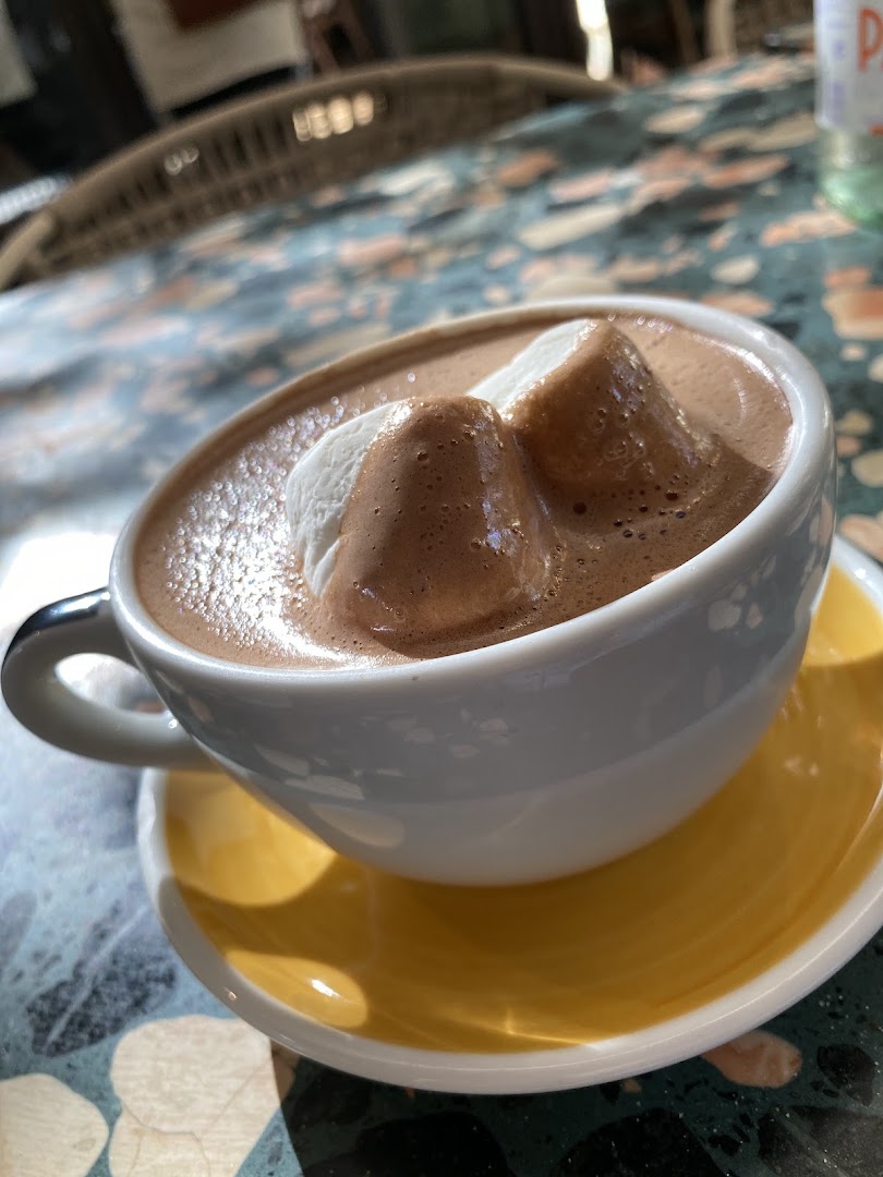Calcalí Coffee: appetizing photo of hot chocolate