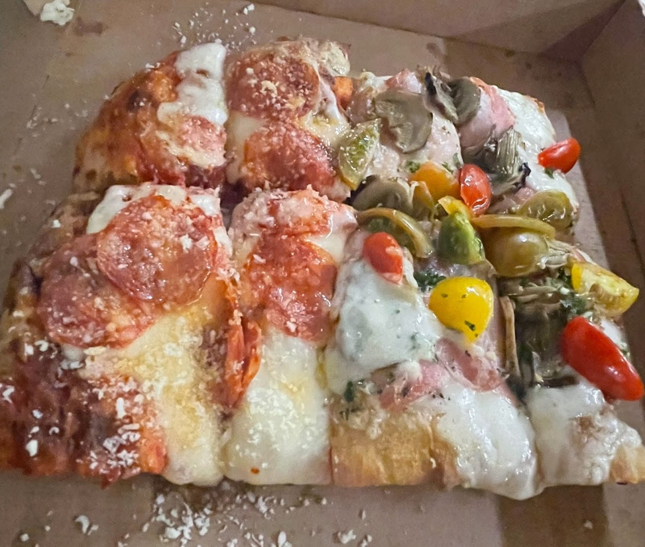 Curcio Pizza al Taglio: appetizing photo of pizza slices