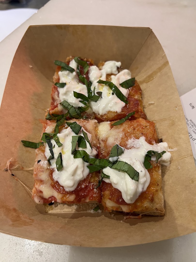 Curcio Pizza al Taglio: appetizing photo of pizza