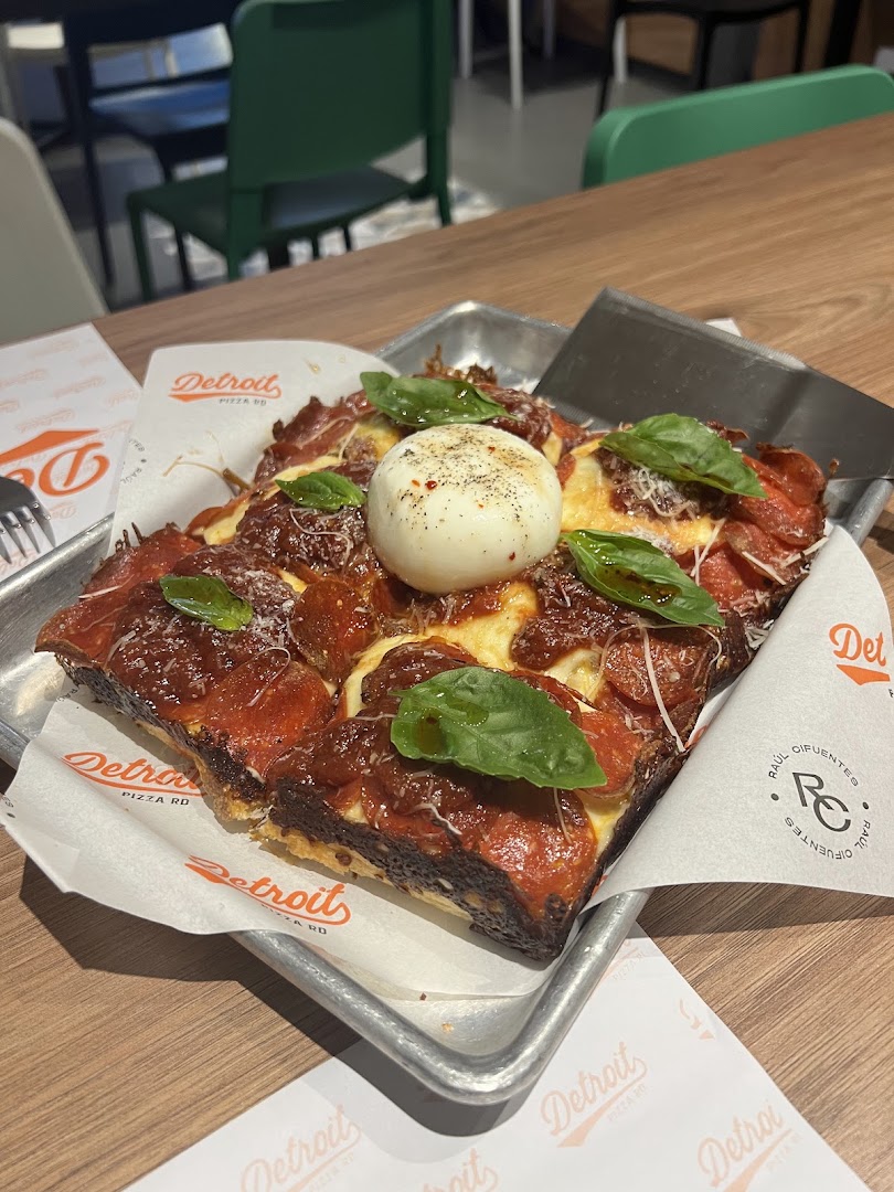 Detroit Pizza: appetizing, high-quality food photo