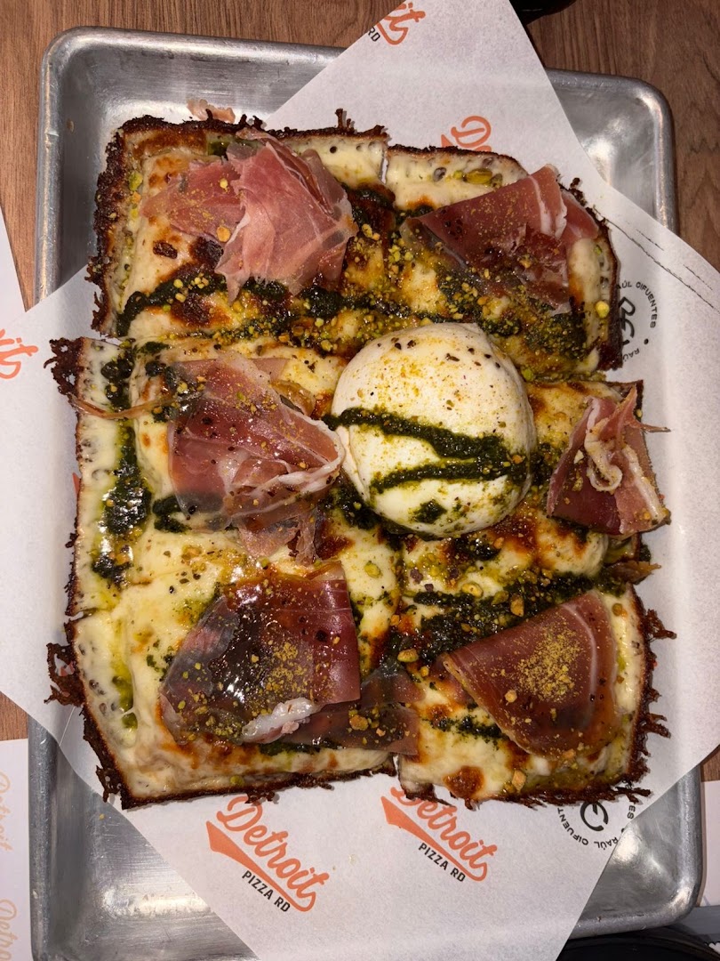Detroit Pizza: appetizing, high-quality food photo