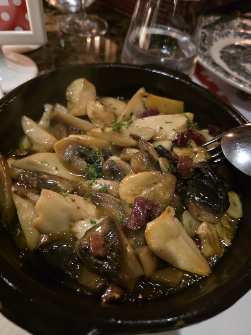 Gijón Restaurante-Sidrería: appetizing, high-quality food photography