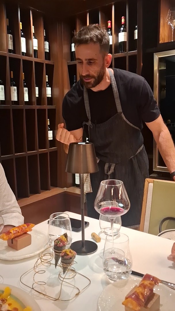 Kijá: professional staff and dining atmosphere