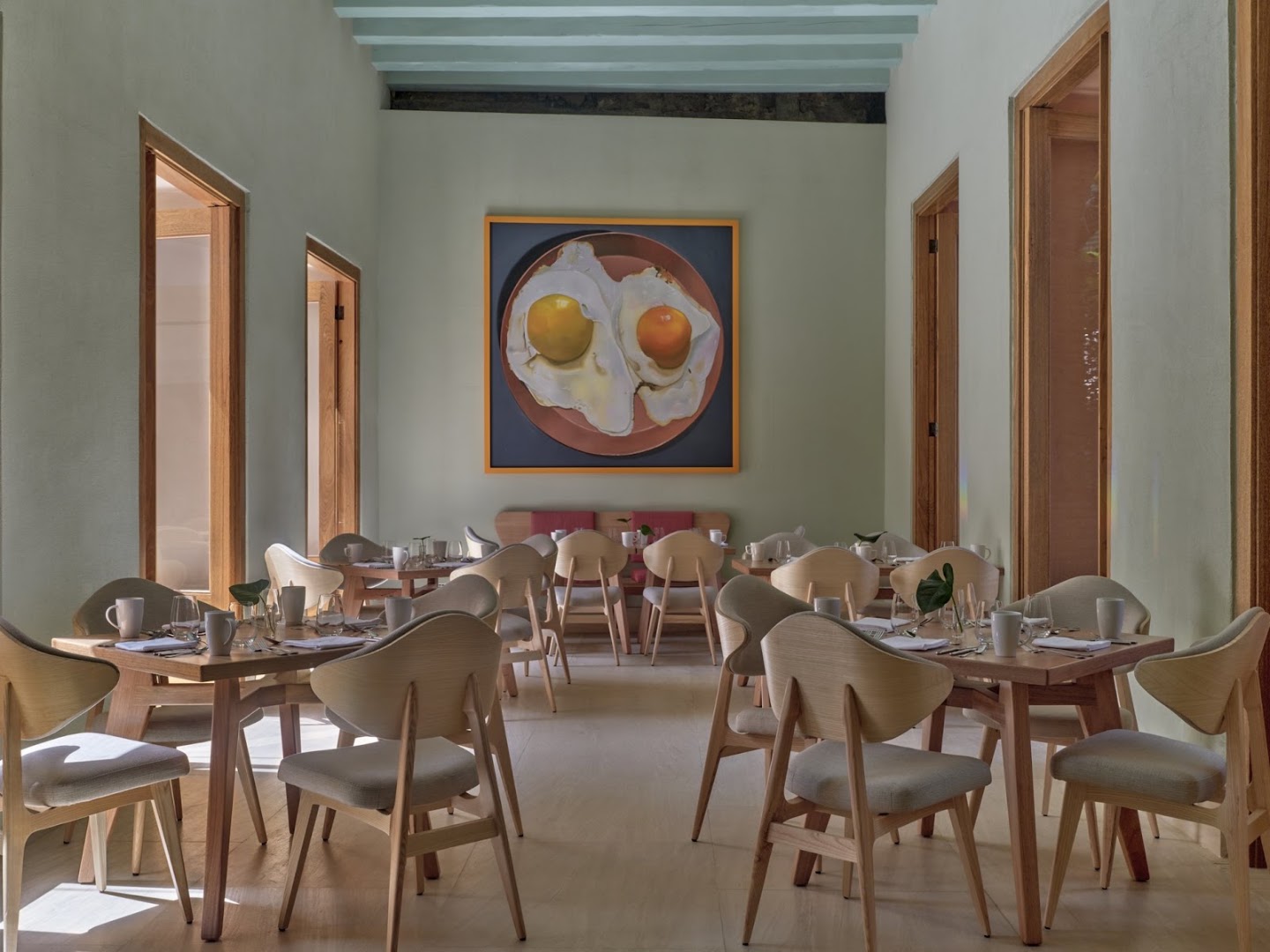 Kimpton Las Mercedes: professional, inviting hotel dining area