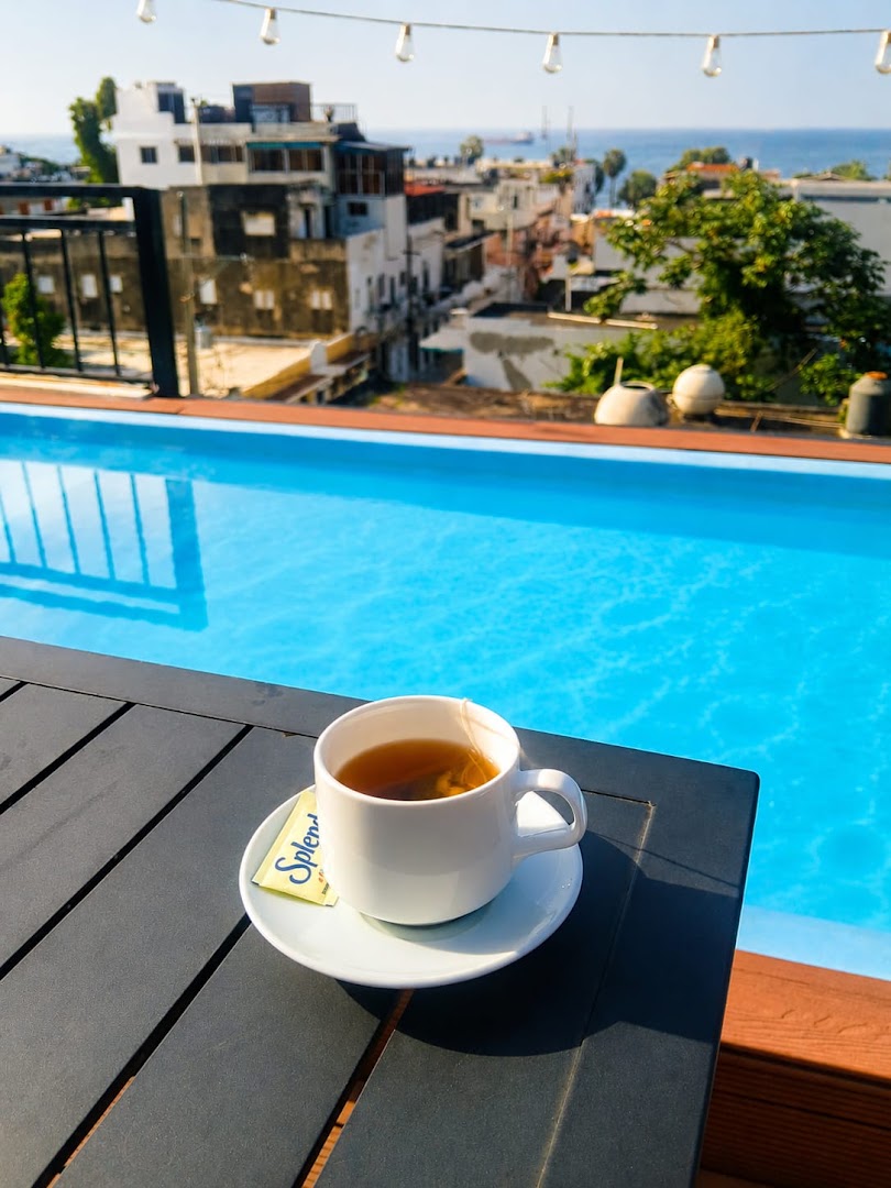 RIG Colonial Experience: attractive hotel pool and view