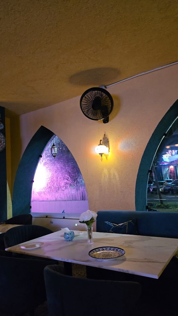 Rotana Restaurant Lounge: restaurant interior and atmosphere