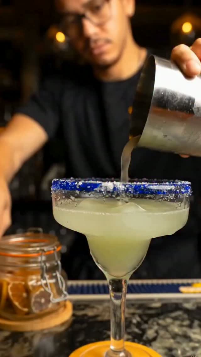 Selva: professional shot of cocktail preparation